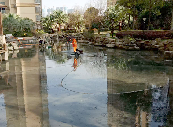 永福景观池淤泥清理
